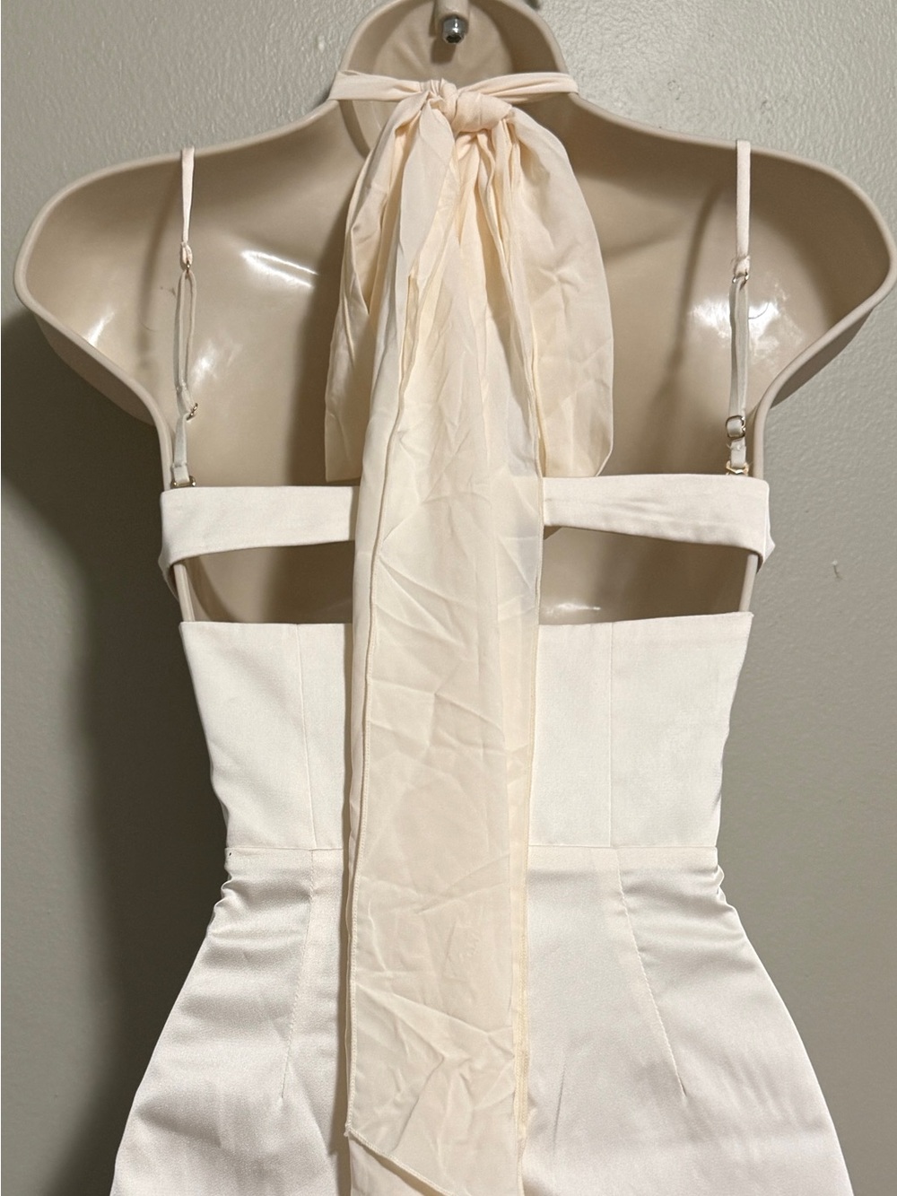 Oh Polly Ivory Lisbeth Cross Neck Corset Mini Dress Size 4+ C-DD Cup - Picture 6 of 8